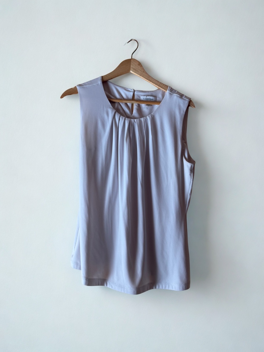 Sleeveless Pleated White Top - Casual Women’s Tank